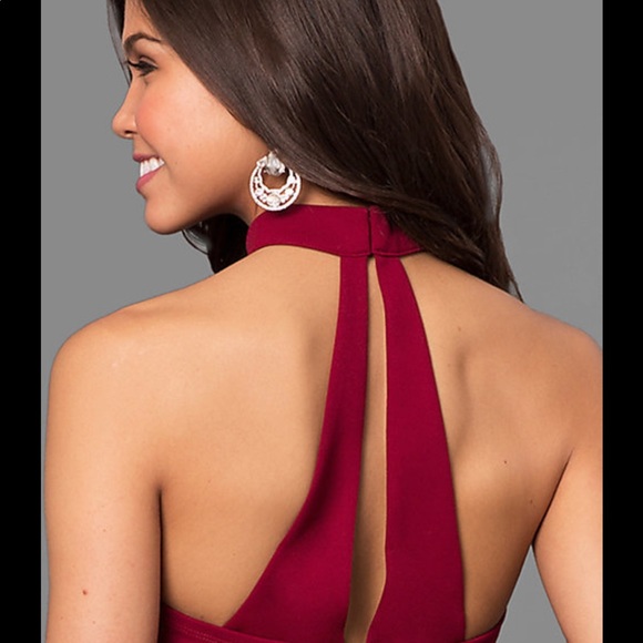 💃MAROON PROM DRESS🌺 - Picture 2 of 8